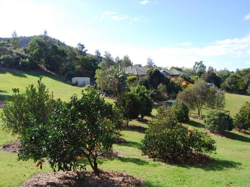 33 Honeywood Court, Samford QLD 4520