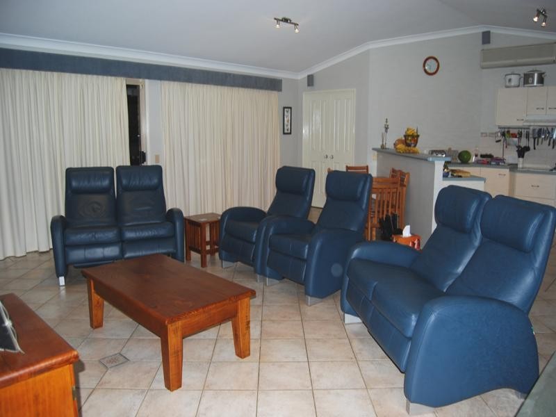 33 Honeywood Court, Samford QLD 4520