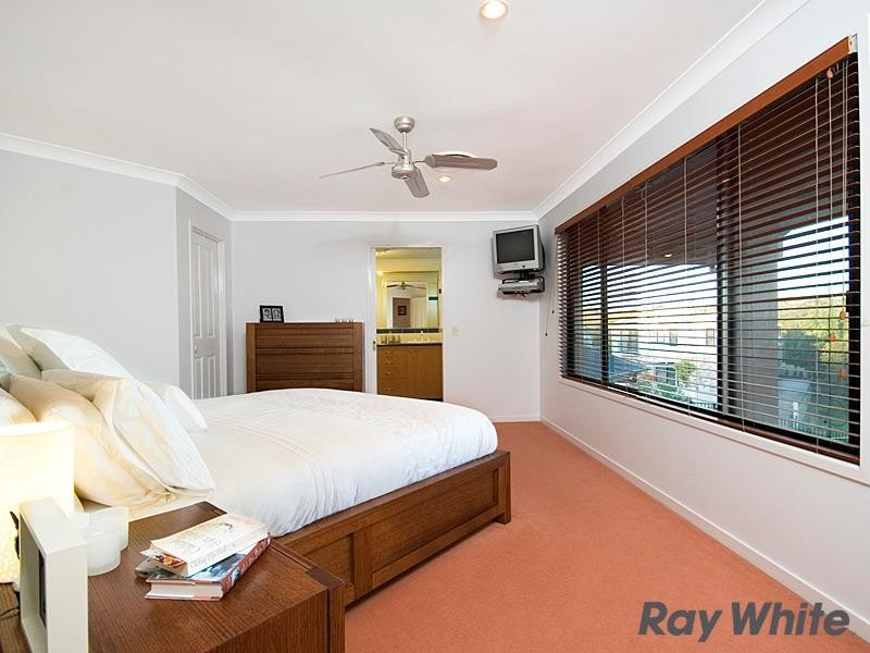 2 Brent Street, Newmarket QLD 4051