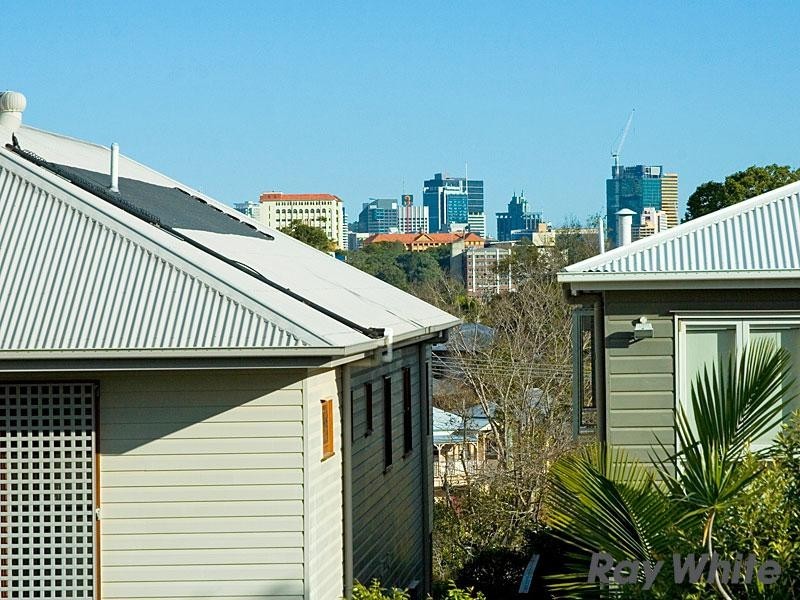 153 Main Avenue, Windsor QLD 4030