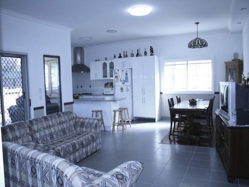 6 Lanham Crescent, Newmarket QLD 4051