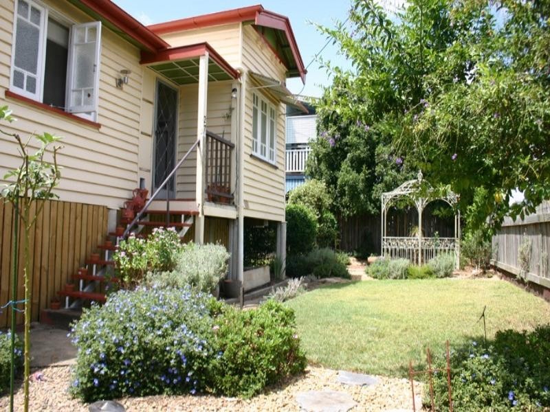 27 Montrose Street, Gordon Park QLD 4031