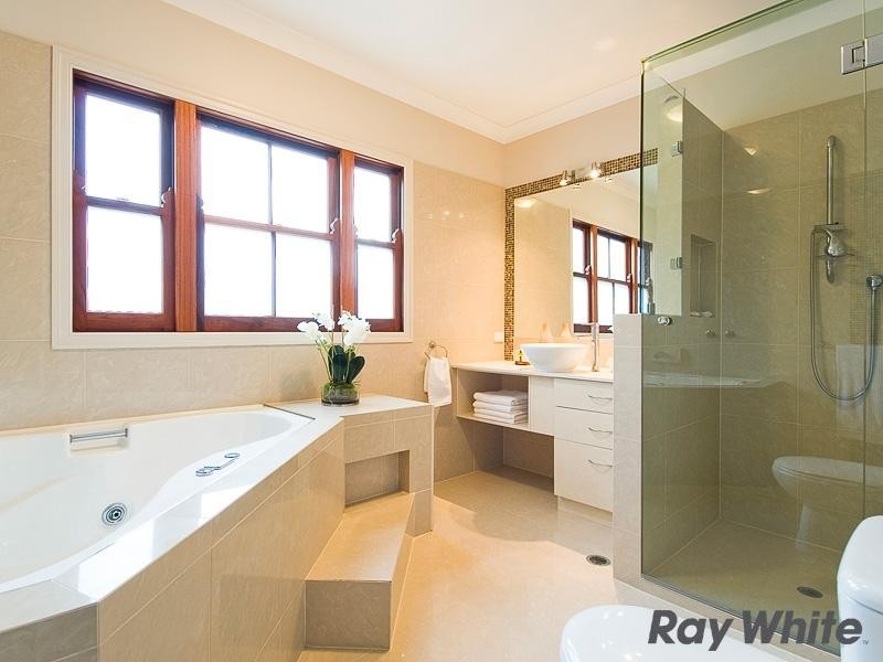 7 Greene Street, Newmarket QLD 4051