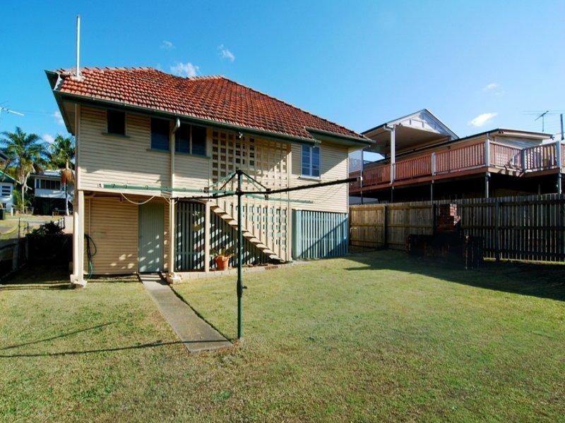 8 Hinkler Street, Kedron QLD 4031