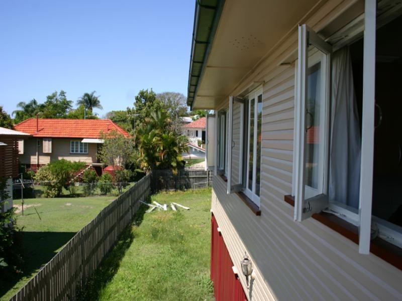 12 Bloxsom Street, Kedron QLD 4031