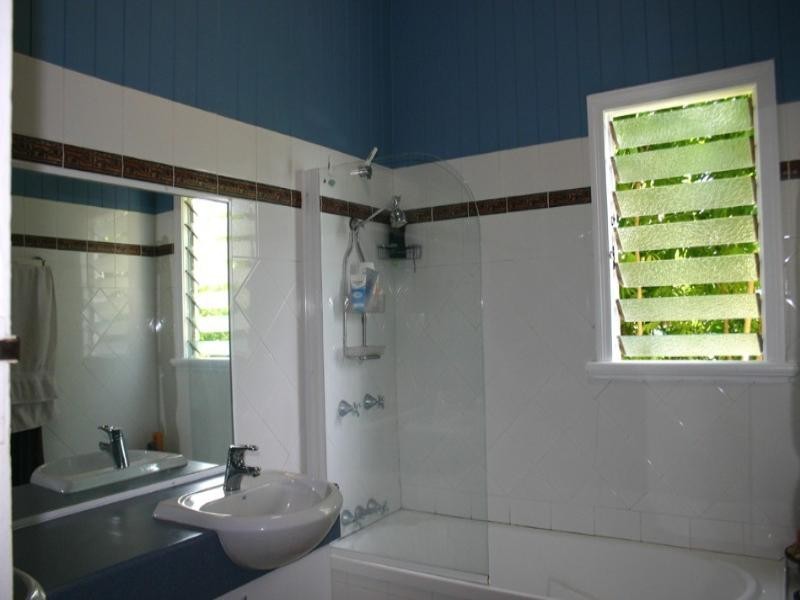 25 Aberleigh Road, Herston QLD 4006