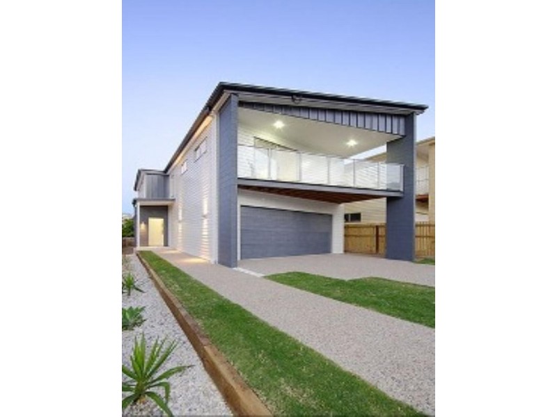 10 Bank Street, Windsor QLD 4030