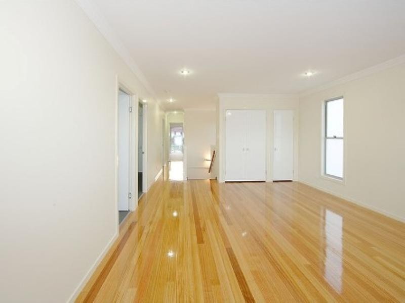 10 Bank Street, Windsor QLD 4030