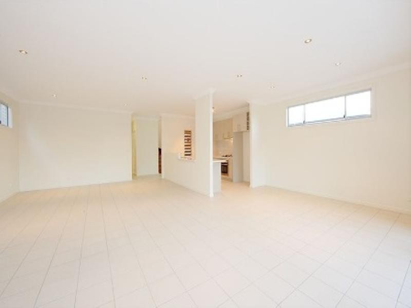 10 Bank Street, Windsor QLD 4030