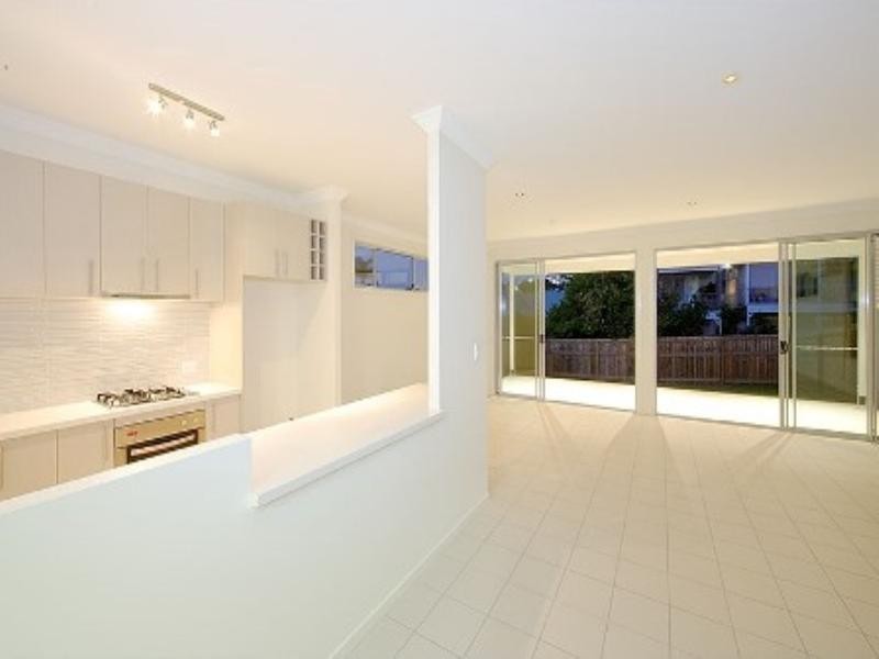 10 Bank Street, Windsor QLD 4030