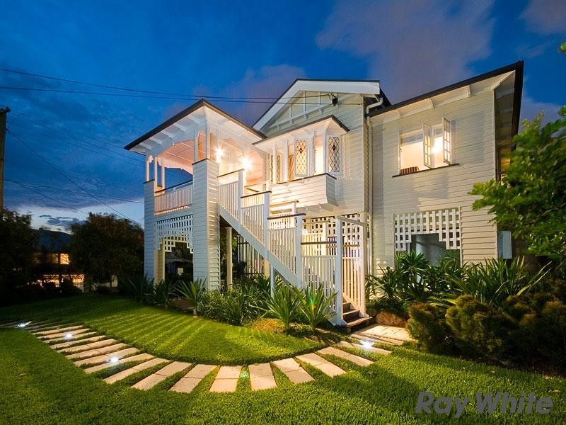 51 Seventh Avenue, Windsor QLD 4030