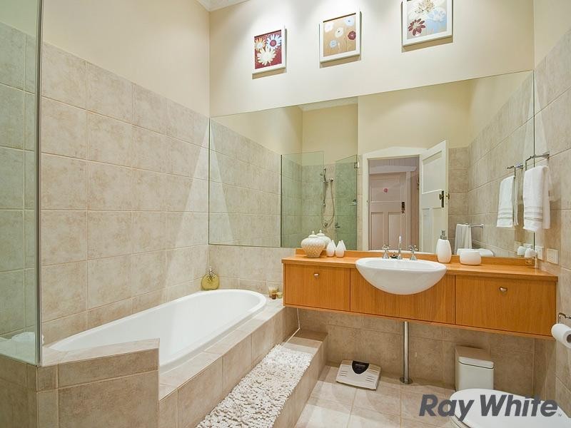 51 Seventh Avenue, Windsor QLD 4030