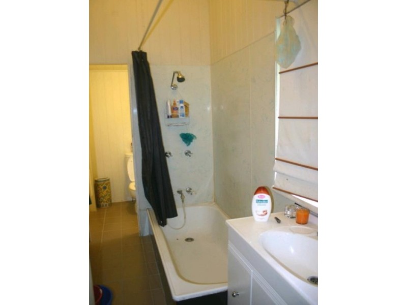 239 Lutwyche Road, Windsor QLD 4030