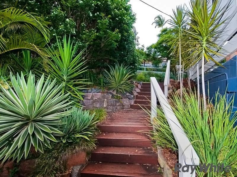 15 Bearsden Avenue, Newmarket QLD 4051