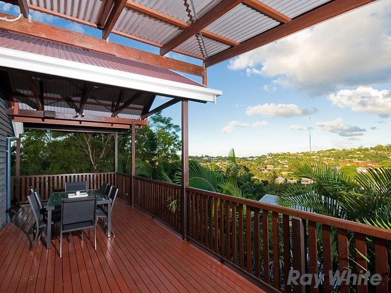 15 Bearsden Avenue, Newmarket QLD 4051