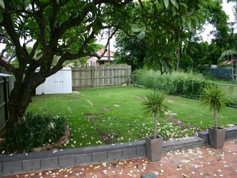 30 Swan Terrace, Windsor QLD 4030