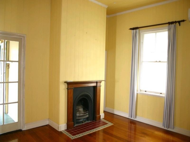 30 Swan Terrace, Windsor QLD 4030