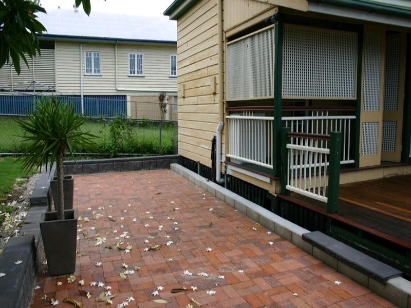 30 Swan Terrace, Windsor QLD 4030