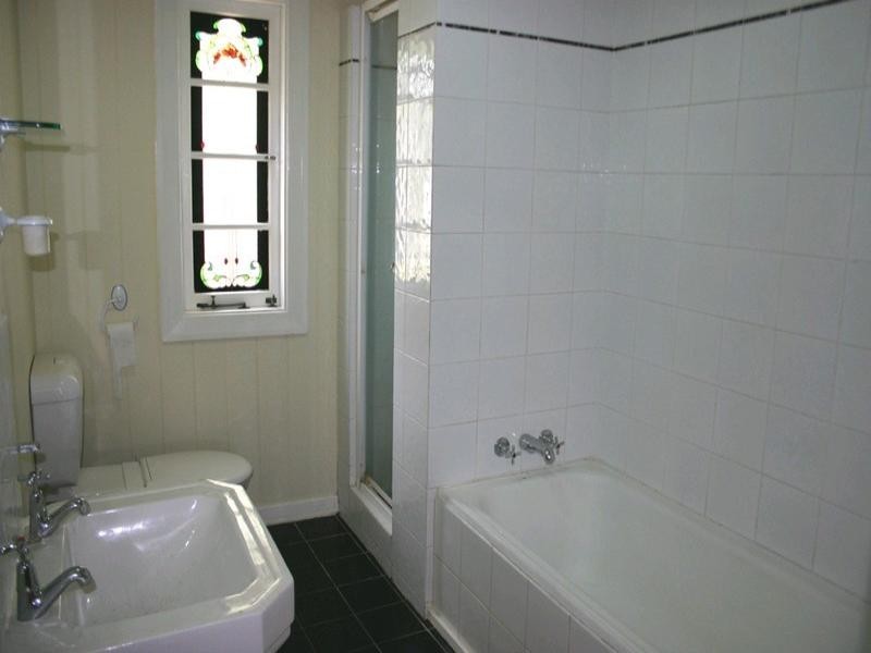 10 Thurlow Street, Newmarket QLD 4051