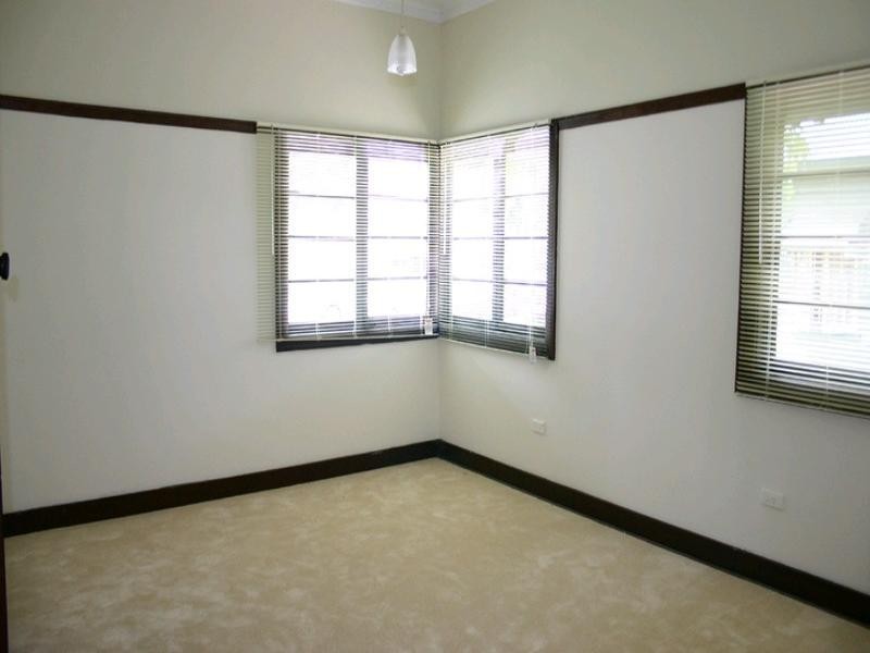 10 Thurlow Street, Newmarket QLD 4051