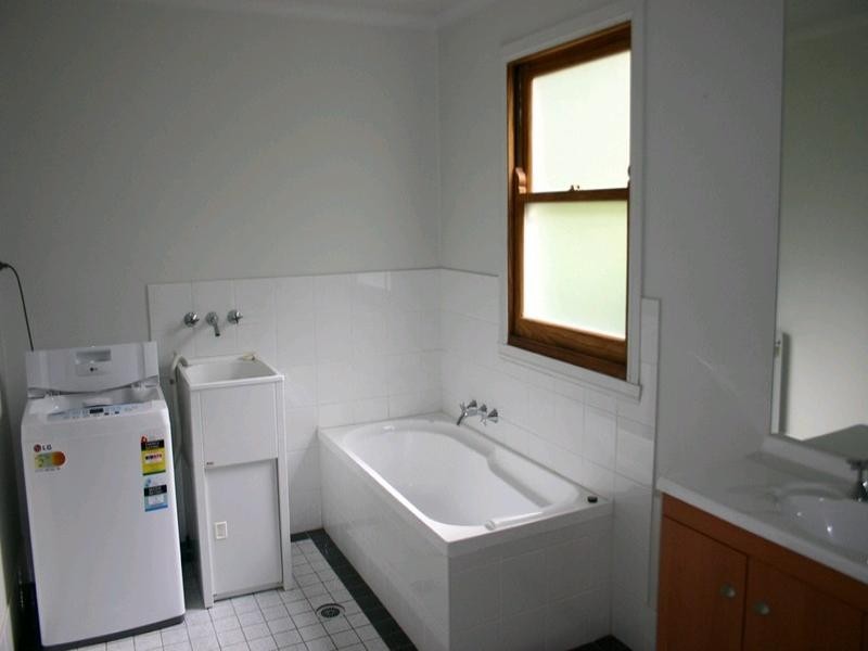 29 Crowther Street, Windsor QLD 4030