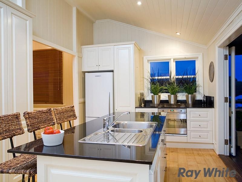 14 Parkhurst Avenue, Herston QLD 4006