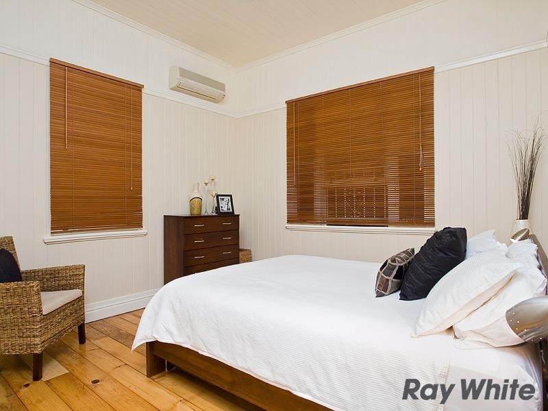 14 Parkhurst Avenue, Herston QLD 4006