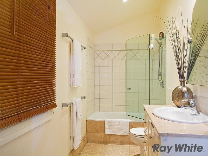 14 Parkhurst Avenue, Herston QLD 4006