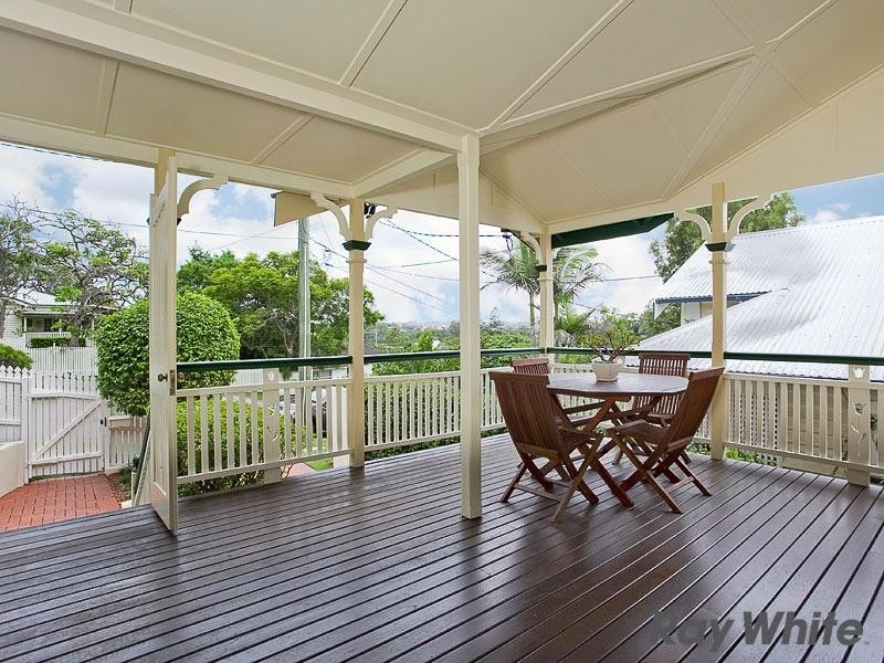 14 Parkhurst Avenue, Herston QLD 4006