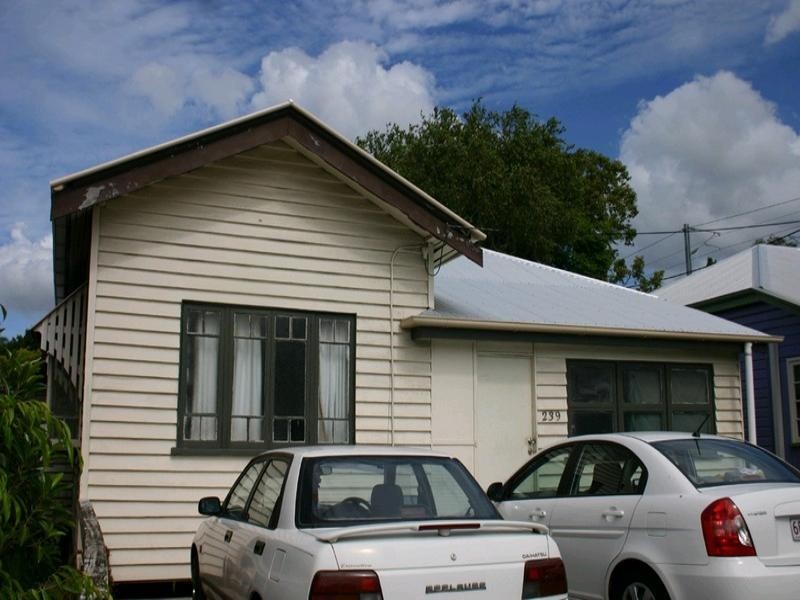 239 Lutwyche Road, Windsor QLD 4030