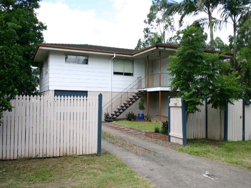 11 Rinavore Street, Ferny Grove QLD 4055