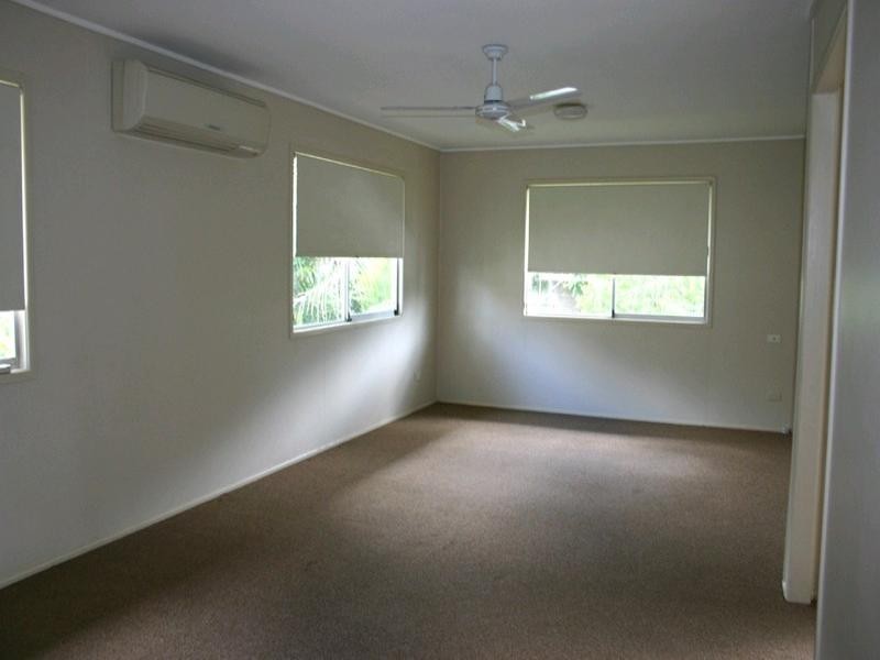 11 Rinavore Street, Ferny Grove QLD 4055