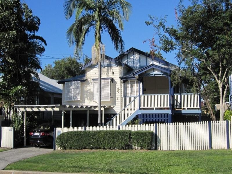 7 Meecham Street, Grange QLD 4051