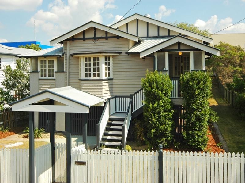 10 Travill Street, Newmarket QLD 4051