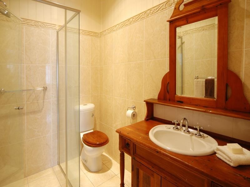 10 Travill Street, Newmarket QLD 4051