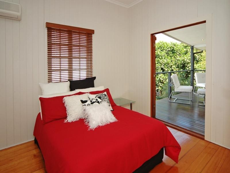 10 Travill Street, Newmarket QLD 4051