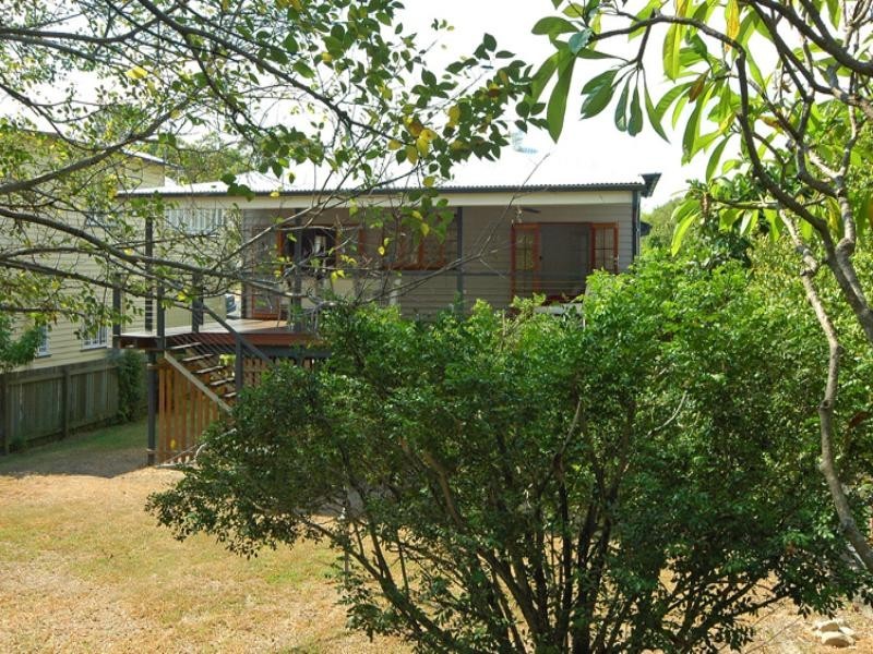 10 Travill Street, Newmarket QLD 4051