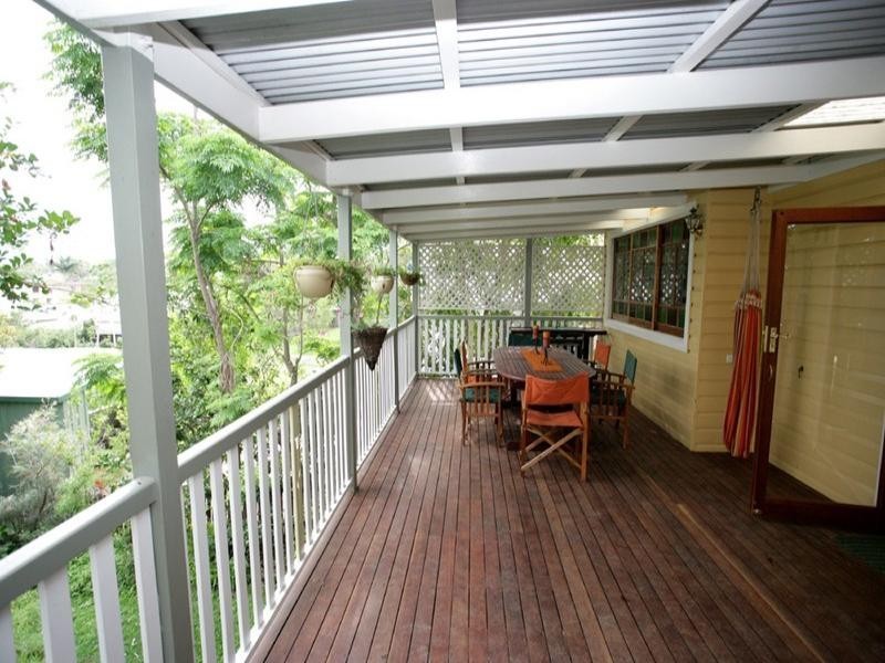 2 Fairleigh Street, Windsor QLD 4030