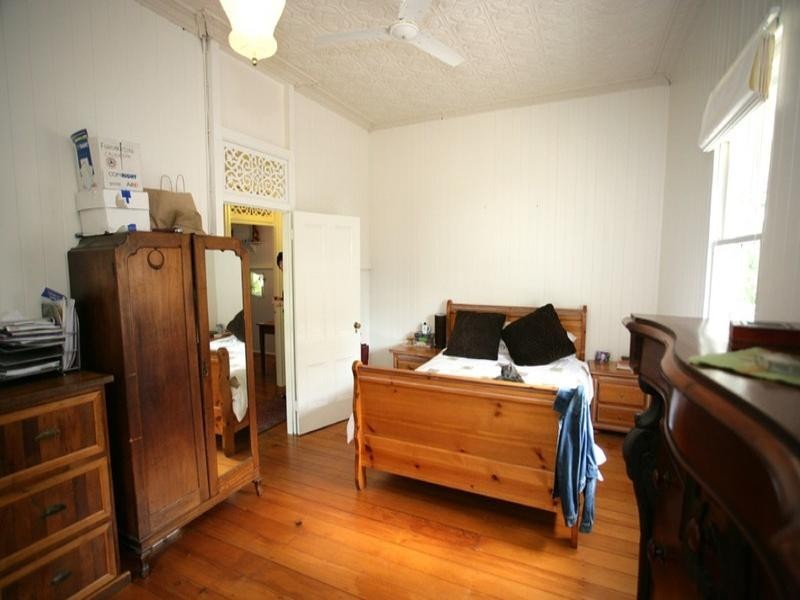 2 Fairleigh Street, Windsor QLD 4030