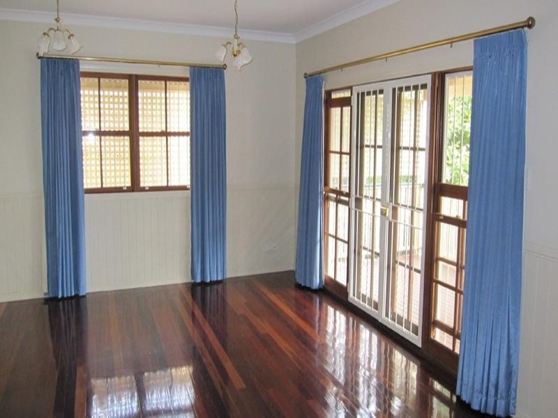 34 Lansdowne Street, Newmarket QLD 4051