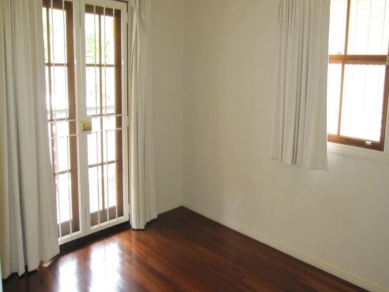 34 Lansdowne Street, Newmarket QLD 4051