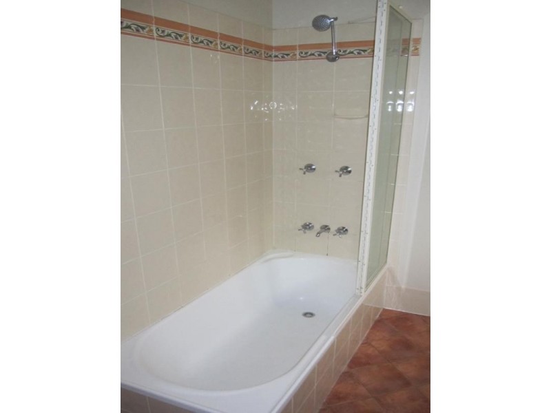 34 Lansdowne Street, Newmarket QLD 4051