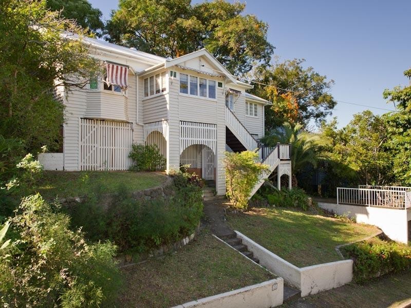 25 Lansdowne Street, Newmarket QLD 4051