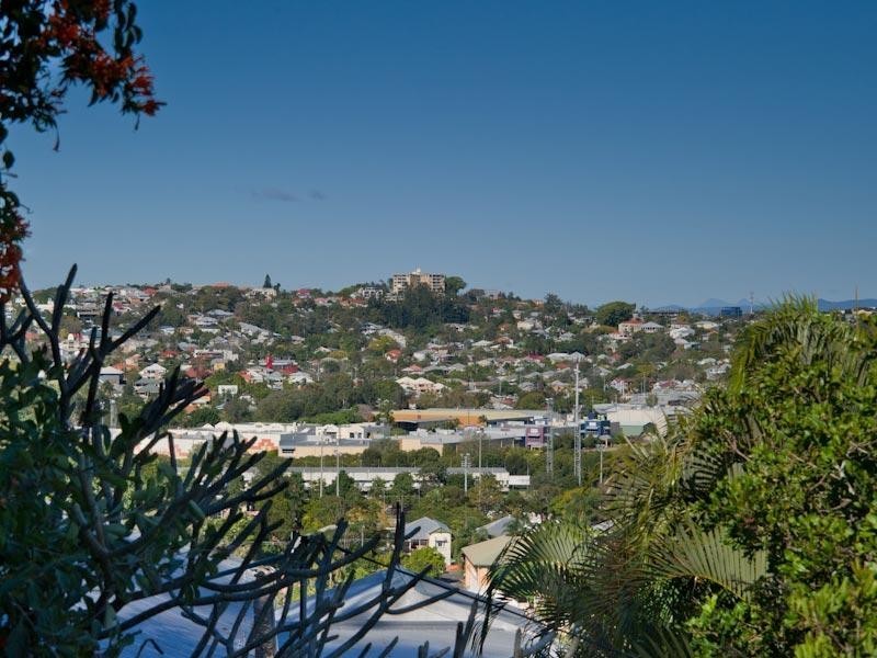 25 Lansdowne Street, Newmarket QLD 4051