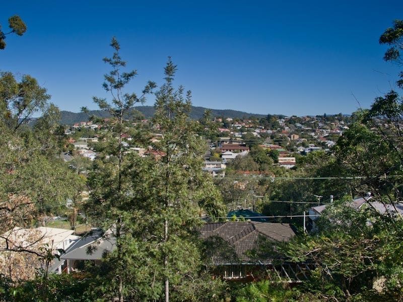 25 Lansdowne Street, Newmarket QLD 4051