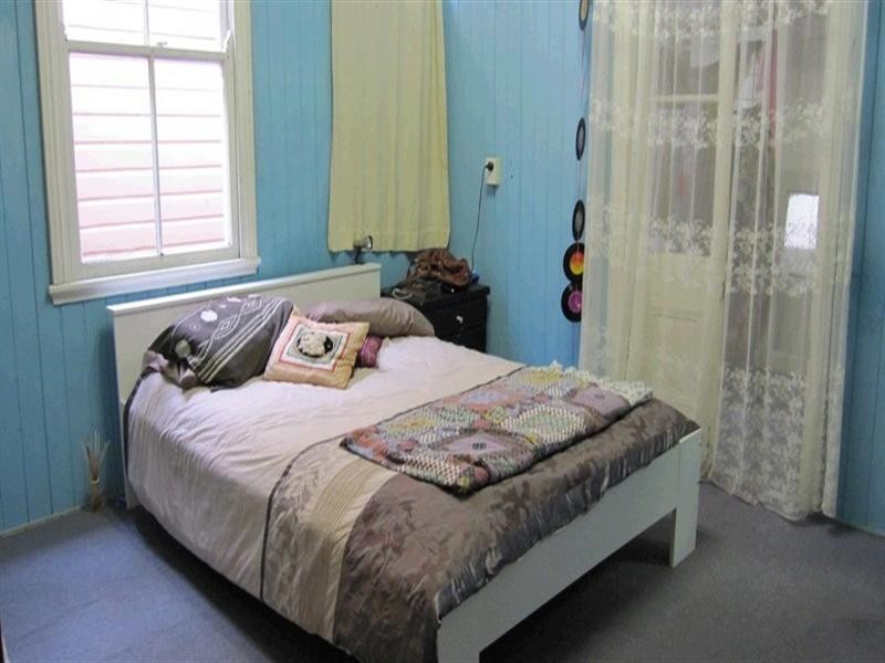 25 Garrick Terrace, Herston QLD 4006