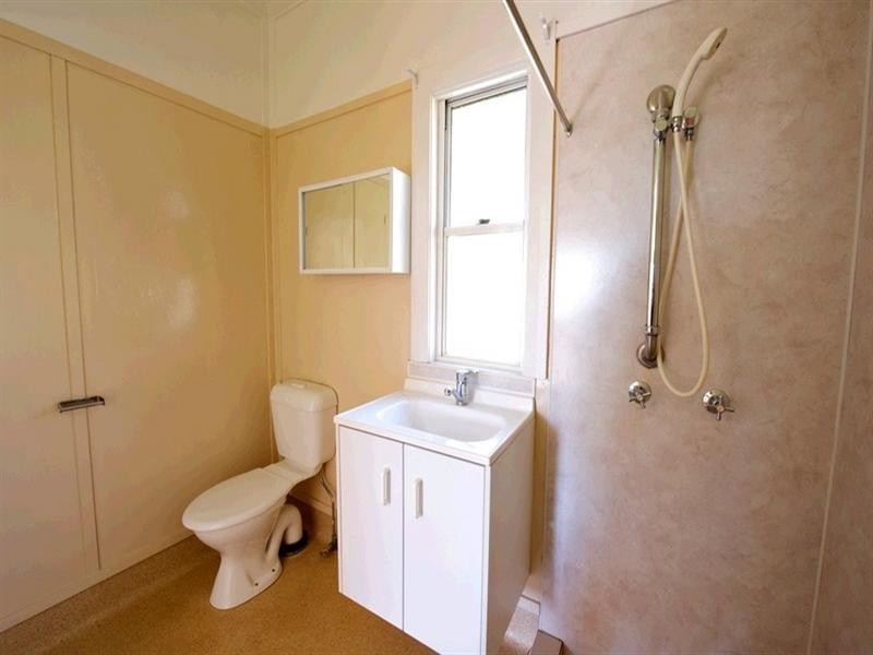 8 Hogan Street, Keperra QLD 4054