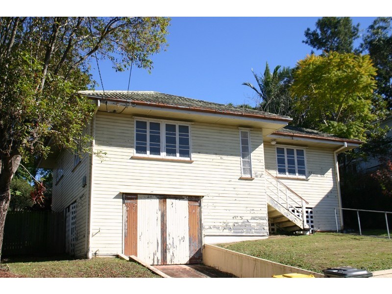 42 Gracemere Street, Newmarket QLD 4051