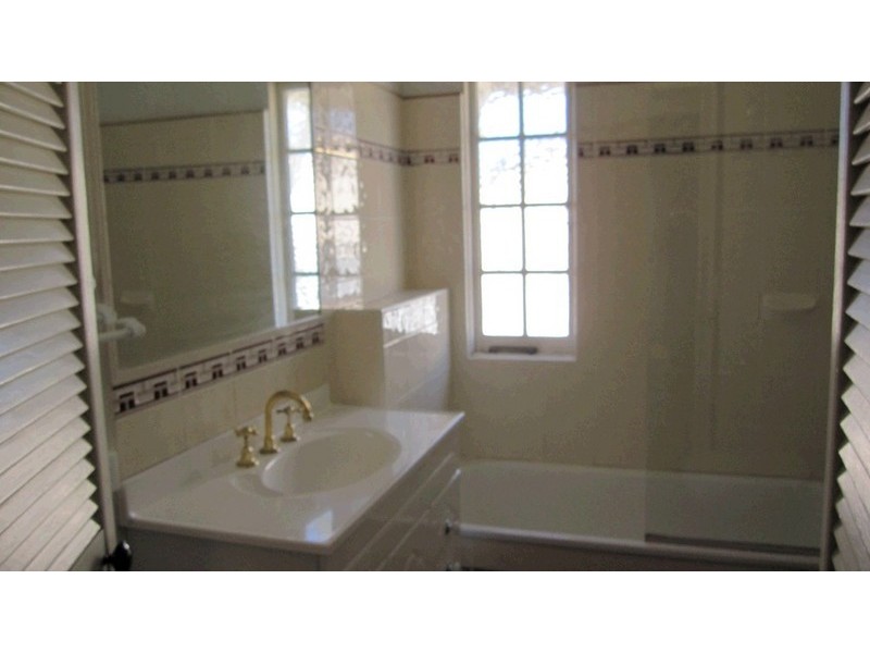 86 Lamont Road, Wilston QLD 4051