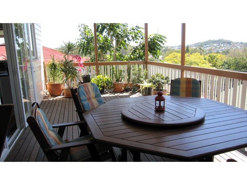 22 Bramston Terrace, Herston QLD 4006